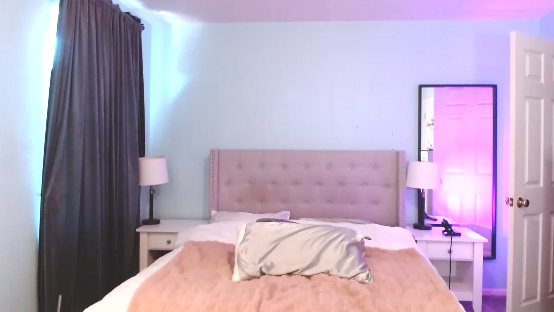 Gallery image thumbnail from Amy______'s myfreecams stream on, 12/09/2022, 18:17 image 15 of 20