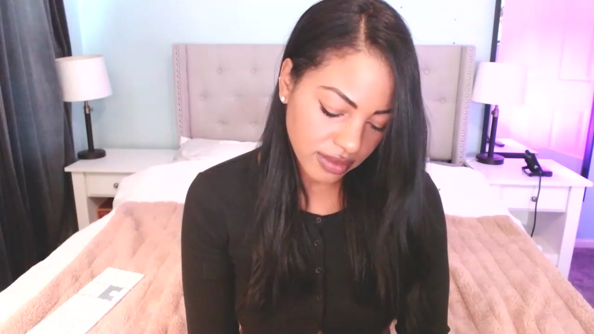 Gallery image thumbnail from Amy______'s myfreecams stream on, 12/09/2022, 19:21 image 6 of 20