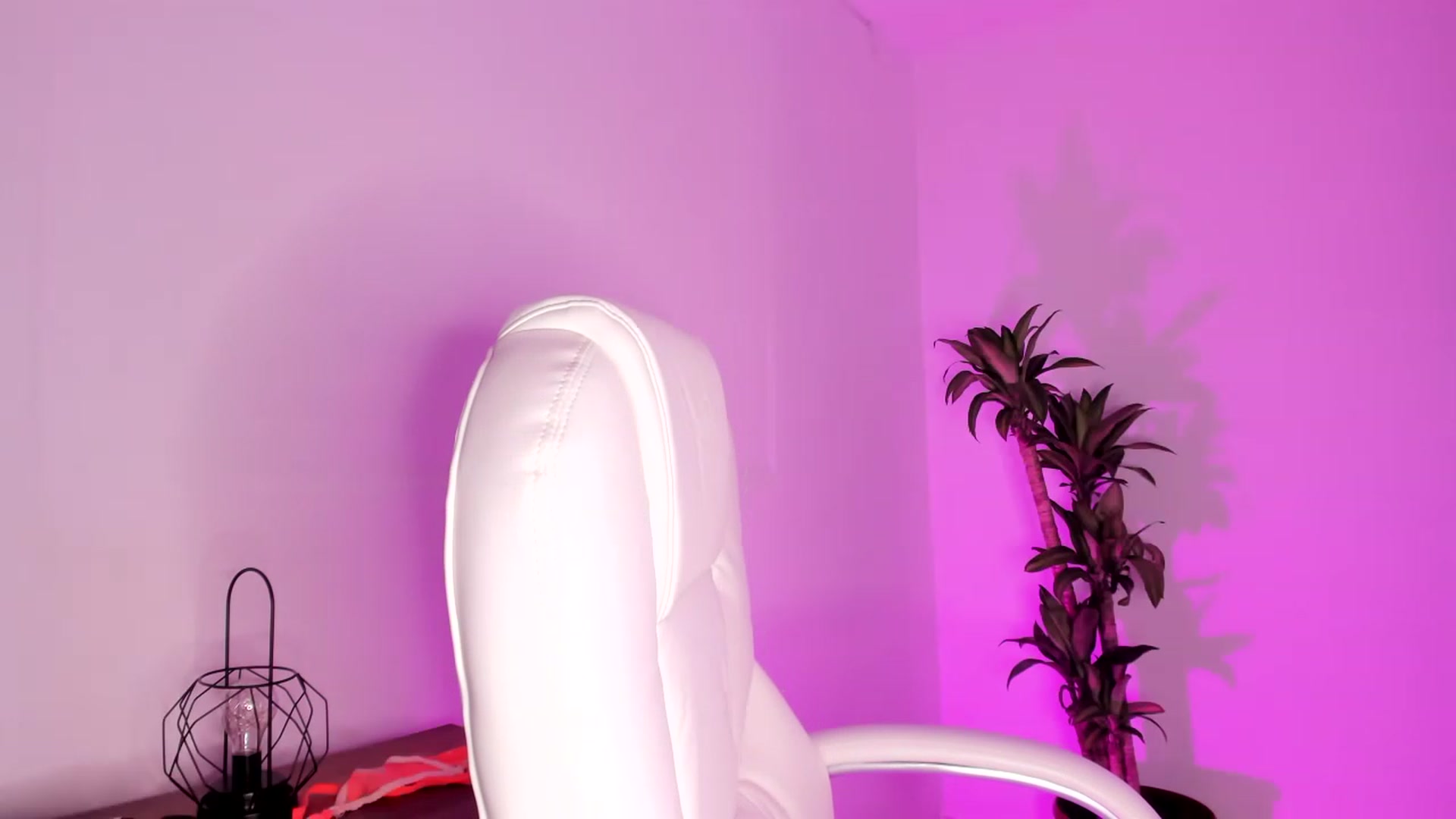 Gallery image thumbnail from Amy_corleone's myfreecams stream on, 01/17/2023, 20:10 image 16 of 20