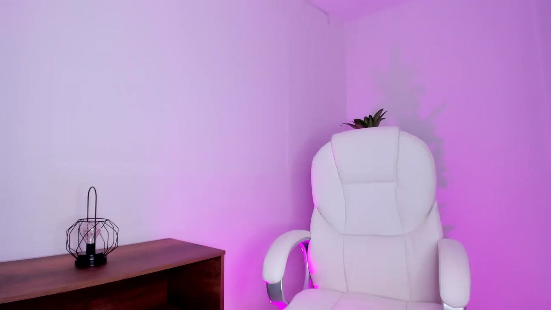 Gallery image thumbnail from Amy_corleone's myfreecams stream on, 01/21/2023, 19:17 image 16 of 20