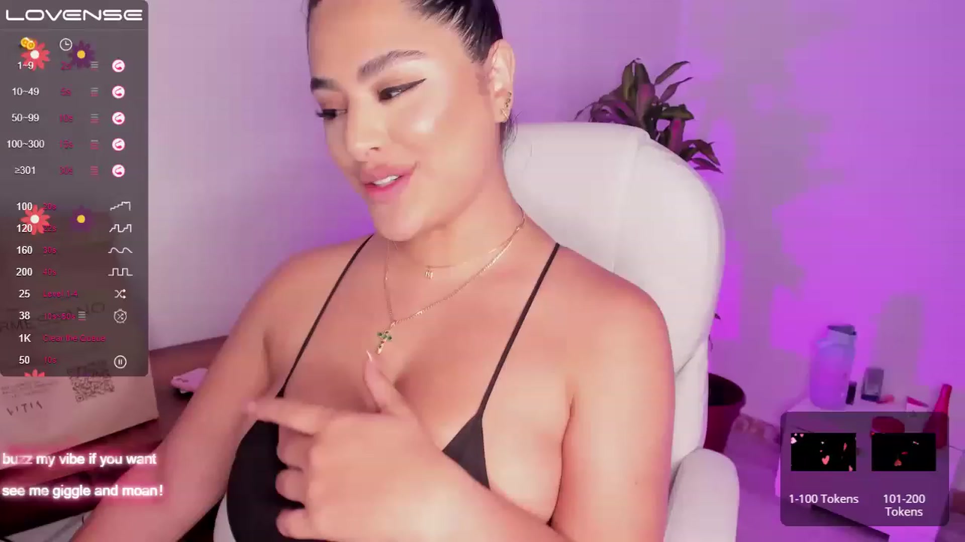 Gallery image thumbnail from Amy_corleone's myfreecams stream on, 02/22/2023, 20:13 image 19 of 20