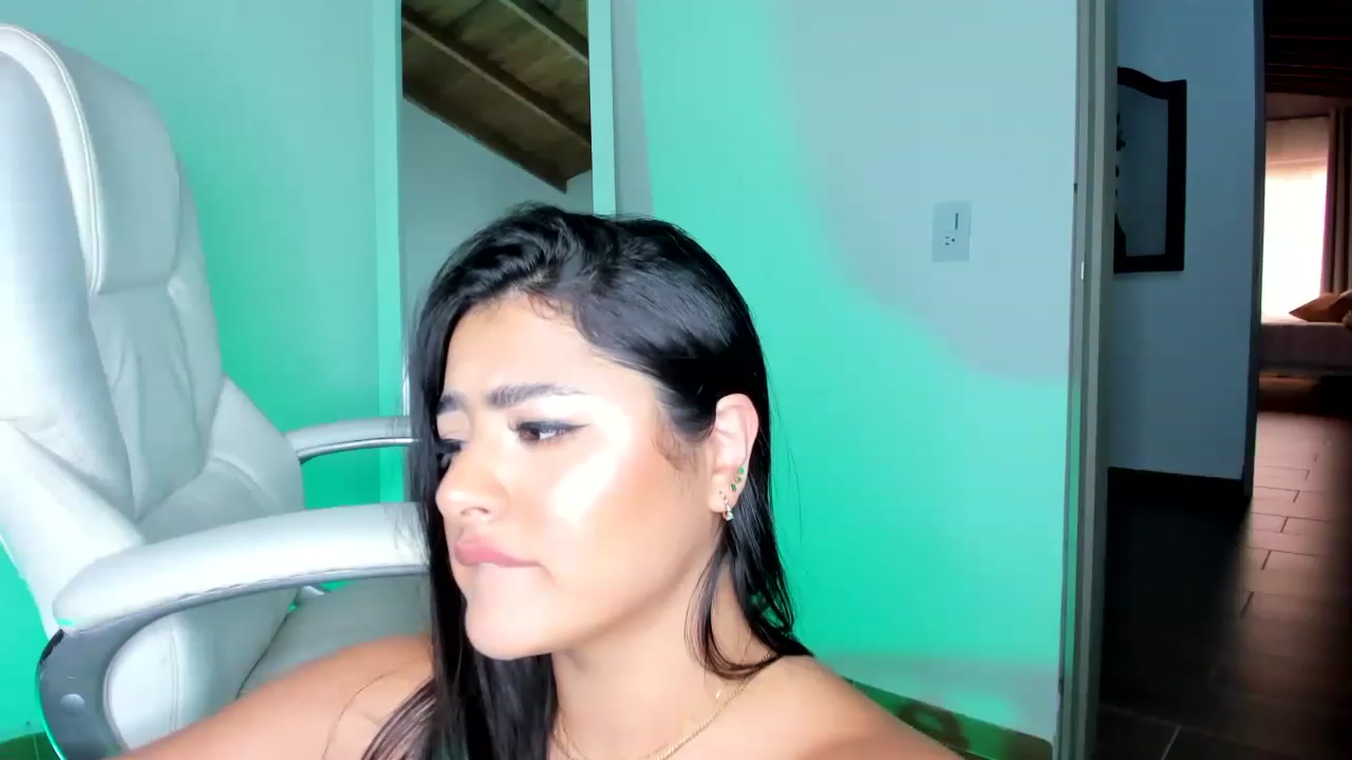 Gallery image thumbnail from Amy_corleone's myfreecams stream on, 06/01/2023, 20:36 image 8 of 20