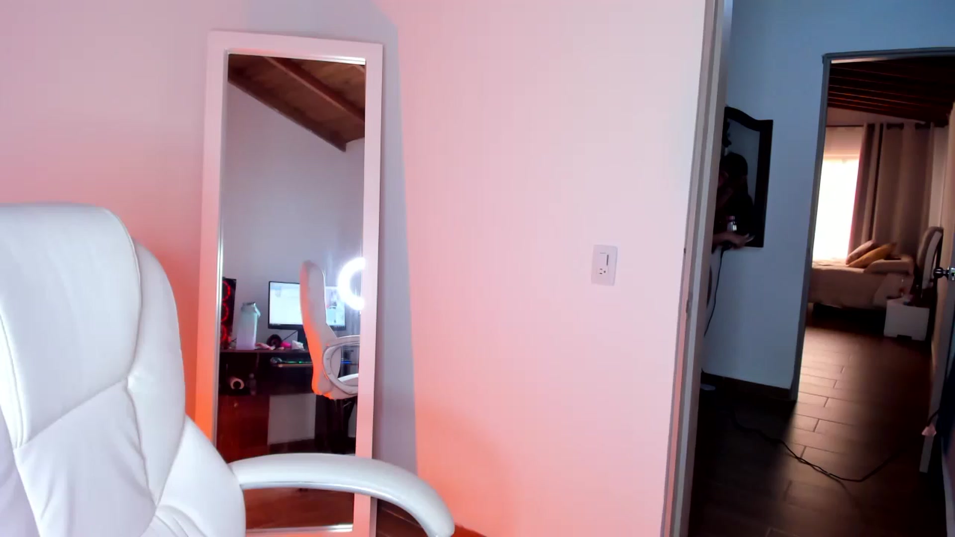 Gallery image thumbnail from Amy_corleone's myfreecams stream on, 06/06/2023, 14:56 image 1 of 20