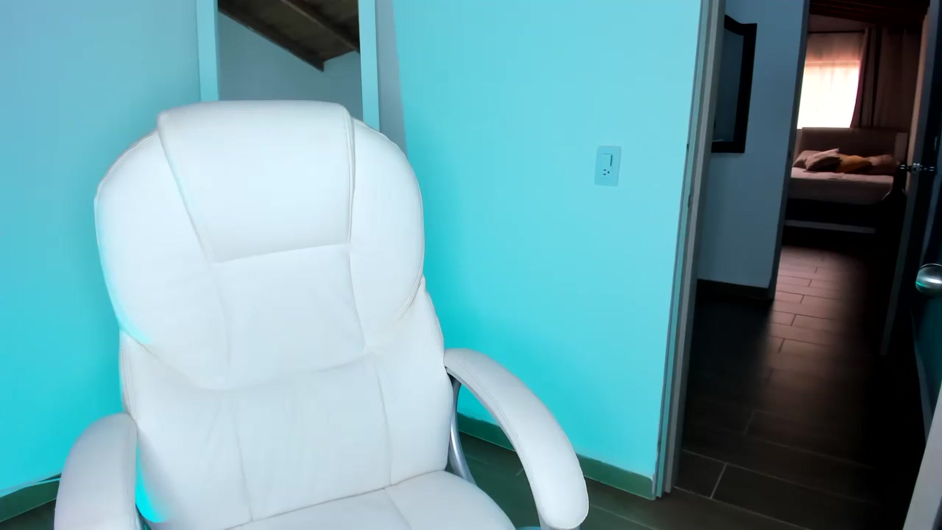 Gallery image thumbnail from Amy_corleone's myfreecams stream on, 06/14/2023, 14:33 image 17 of 20