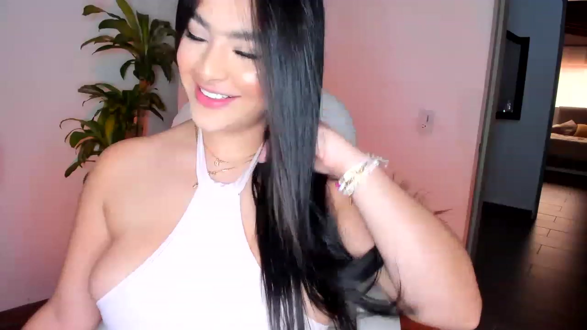 Gallery image thumbnail from Amy_corleone's myfreecams stream on, 06/21/2023, 15:00 image 9 of 20