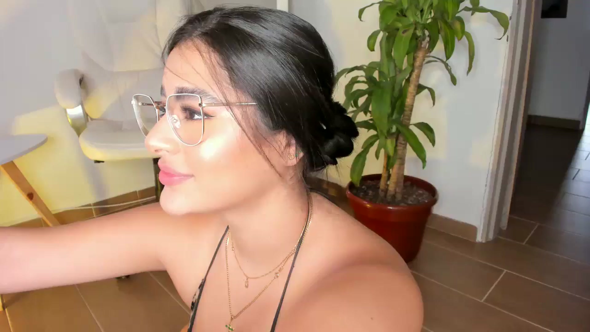 Gallery image thumbnail from Amy_corleone's myfreecams stream on, 09/20/2023, 20:38 image 19 of 20