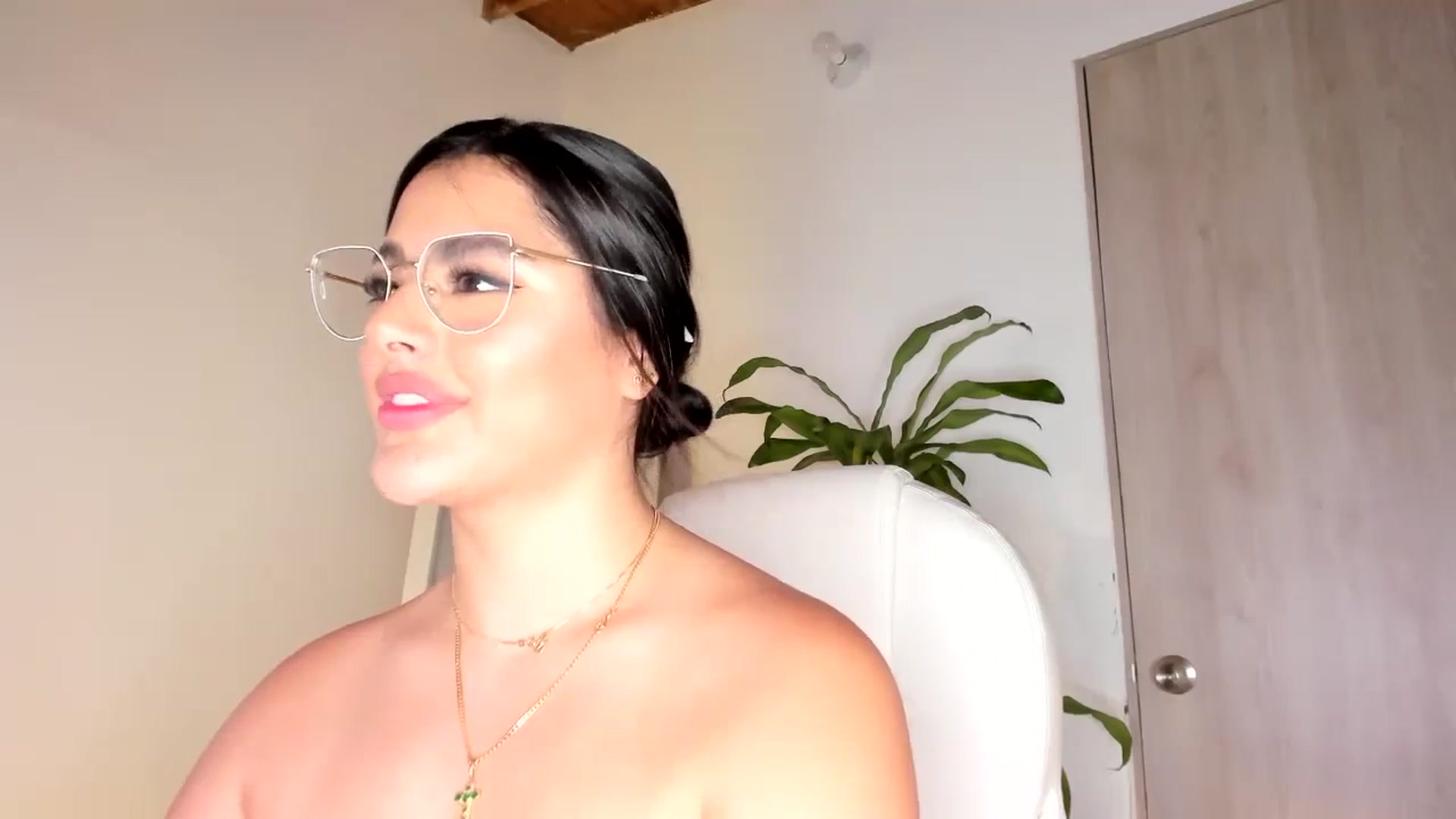 Gallery image thumbnail from Amy_corleone's myfreecams stream on, 09/20/2023, 21:54 image 3 of 20