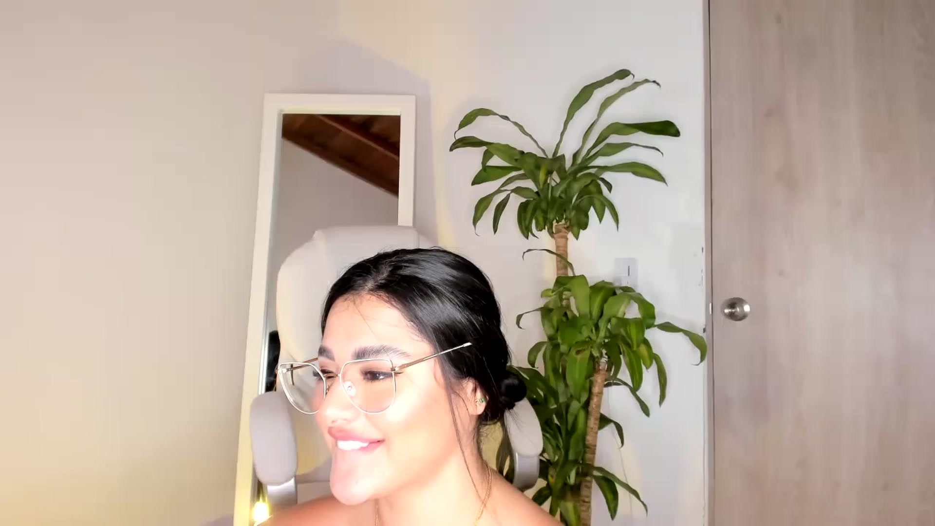 Gallery image thumbnail from Amy_corleone's myfreecams stream on, 09/20/2023, 21:54 image 19 of 20