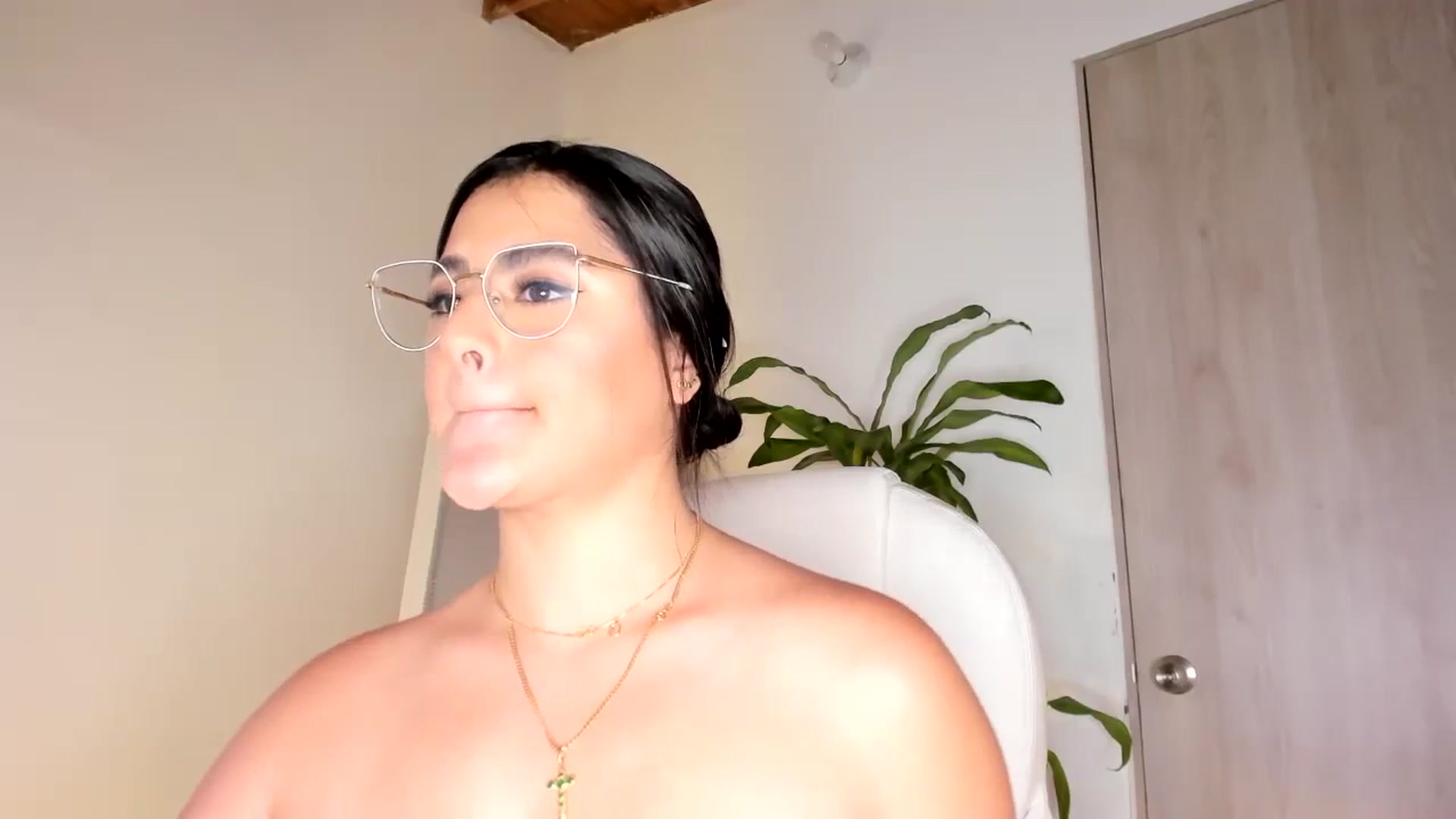 Gallery image thumbnail from Amy_corleone's myfreecams stream on, 09/20/2023, 21:54 image 6 of 20