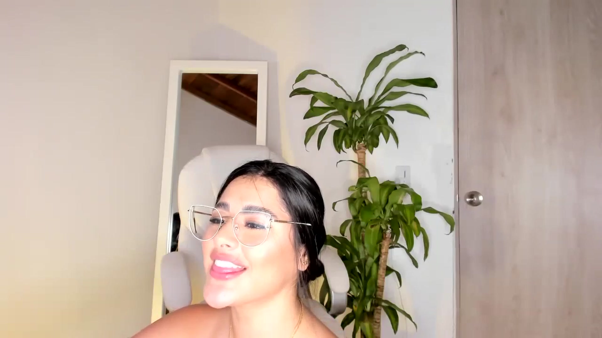 Gallery image thumbnail from Amy_corleone's myfreecams stream on, 09/20/2023, 21:54 image 18 of 20