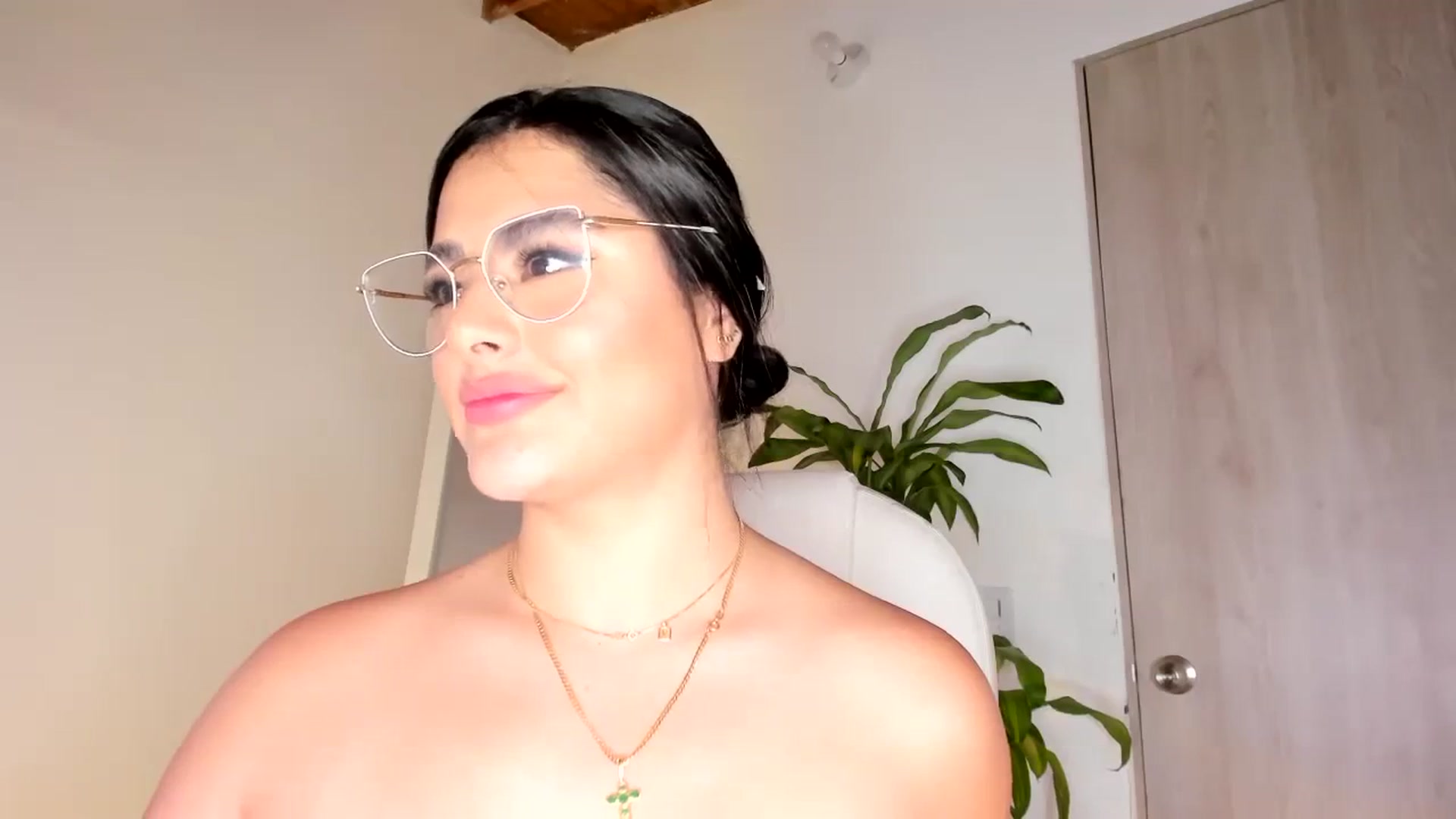 Gallery image thumbnail from Amy_corleone's myfreecams stream on, 09/20/2023, 21:54 image 5 of 20