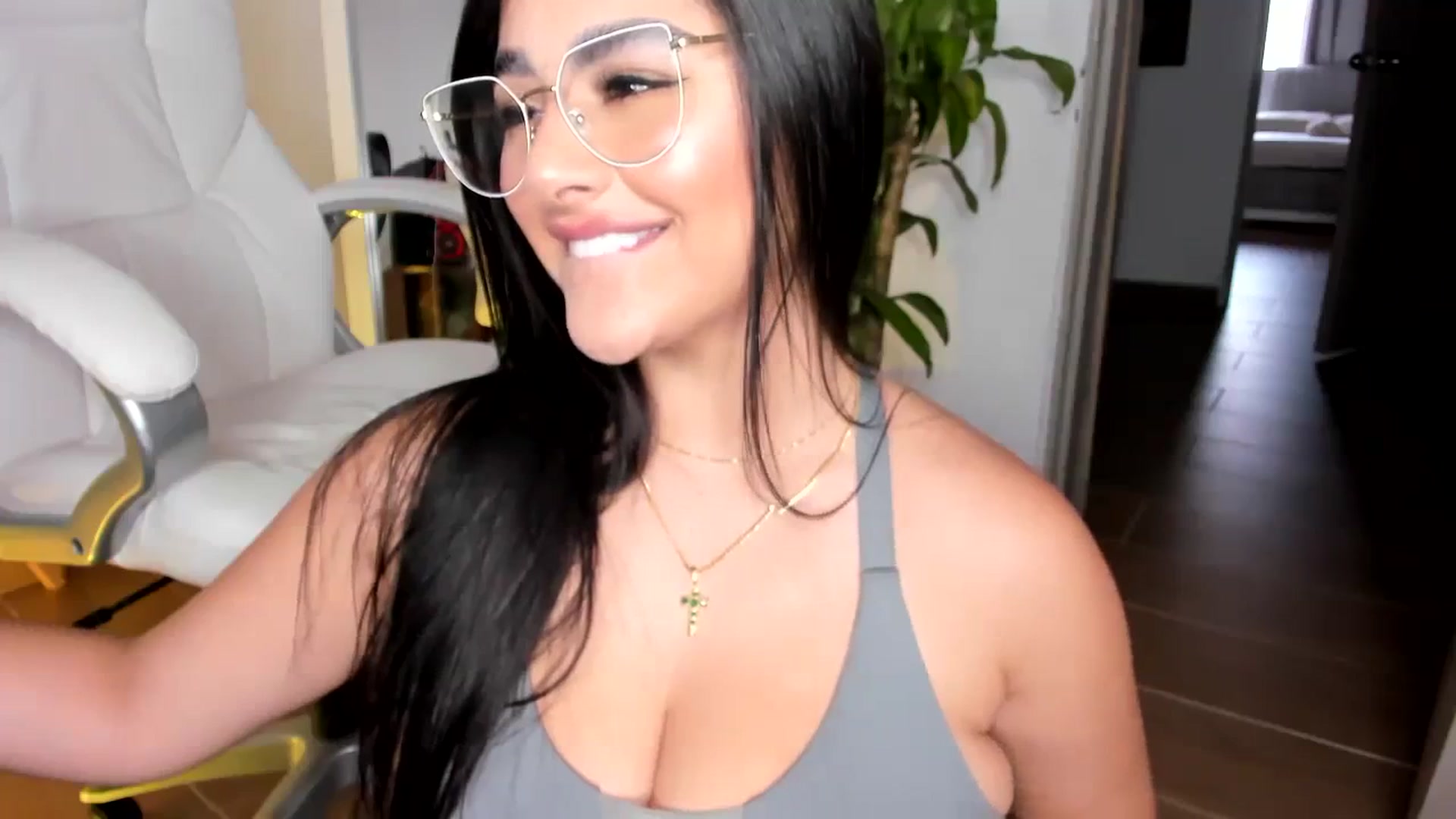 Gallery image thumbnail from Amy_corleone's myfreecams stream on, 09/22/2023, 16:28 image 8 of 20