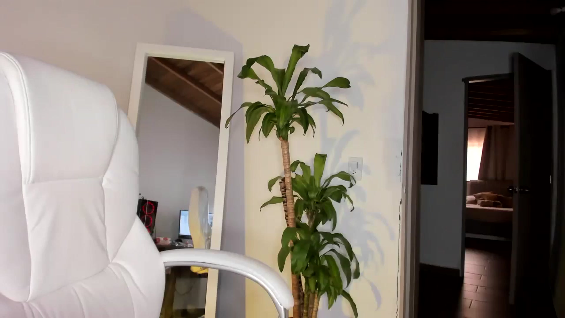 Gallery image thumbnail from Amy_corleone's myfreecams stream on, 10/05/2023, 17:15 image 3 of 20