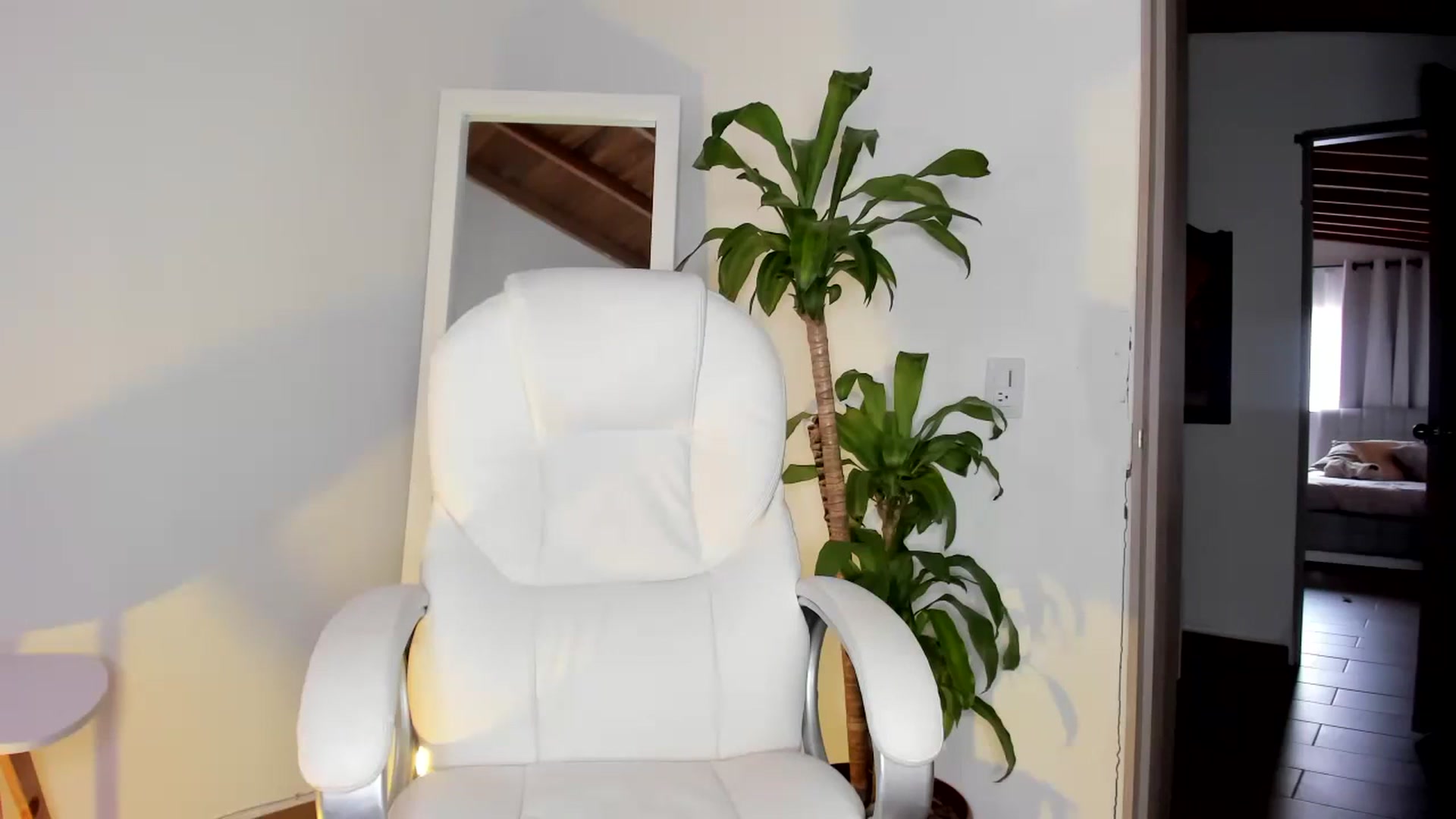 Gallery image thumbnail from Amy_corleone's myfreecams stream on, 10/08/2023, 17:17 image 11 of 20