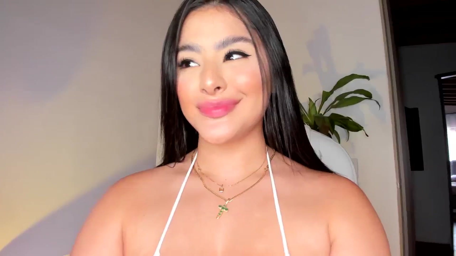 Gallery image thumbnail from Amy_corleone's myfreecams stream on, 11/13/2023, 18:03 image 3 of 20