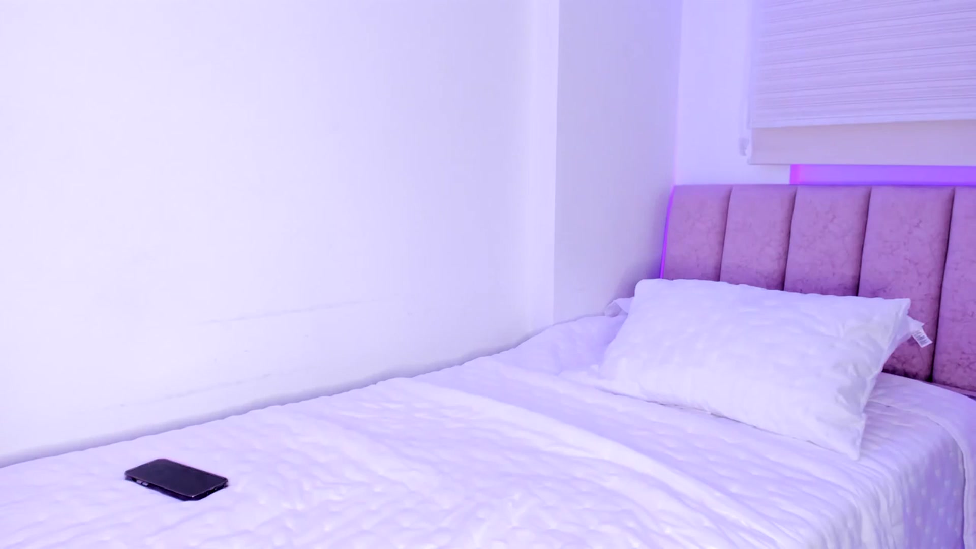 Gallery image thumbnail from Amy_corleone's myfreecams stream on, 12/06/2023, 02:29 image 18 of 20