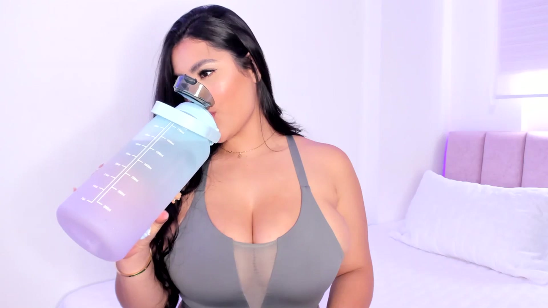 Gallery image thumbnail from Amy_corleone's myfreecams stream on, 12/08/2023, 13:35 image 12 of 20