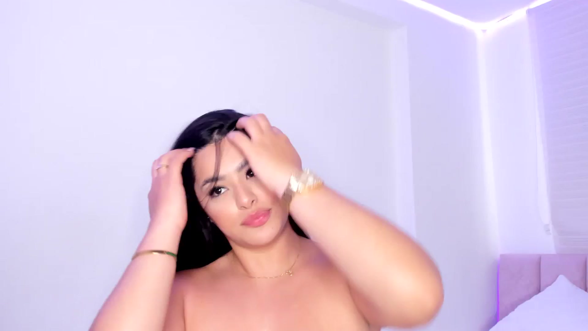 Gallery image thumbnail from Amy_corleone's myfreecams stream on, 12/10/2023, 18:16 image 7 of 20