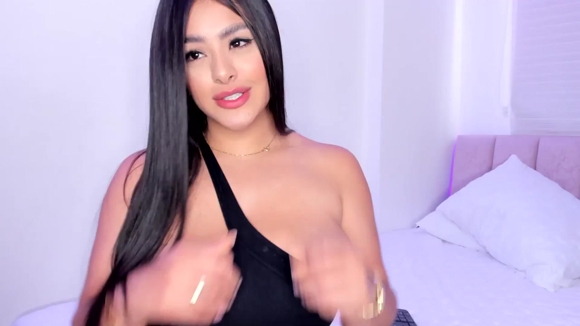 Gallery image thumbnail from Amy_corleone's myfreecams stream on, 12/10/2023, 18:16 image 2 of 20