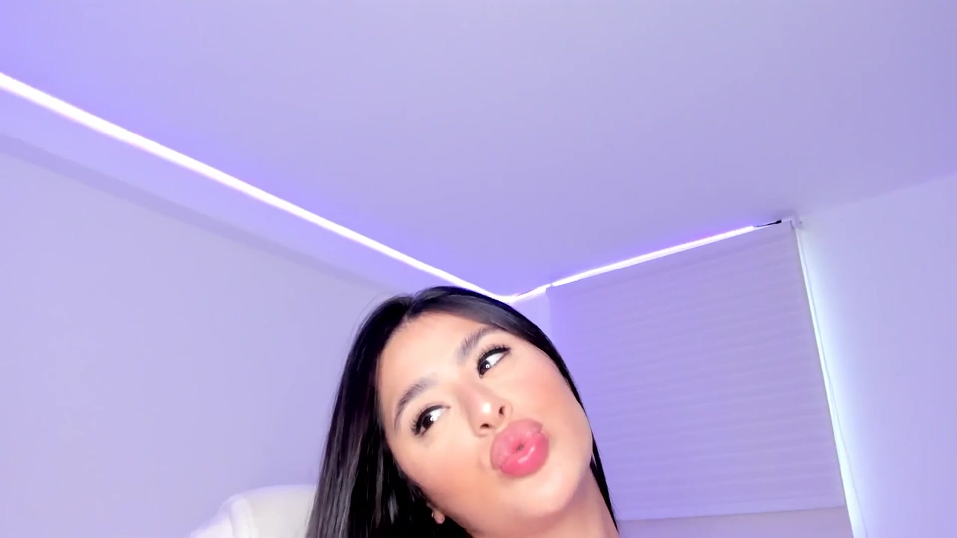 Gallery image thumbnail from Amy_corleone's myfreecams stream on, 12/11/2023, 21:27 image 3 of 20