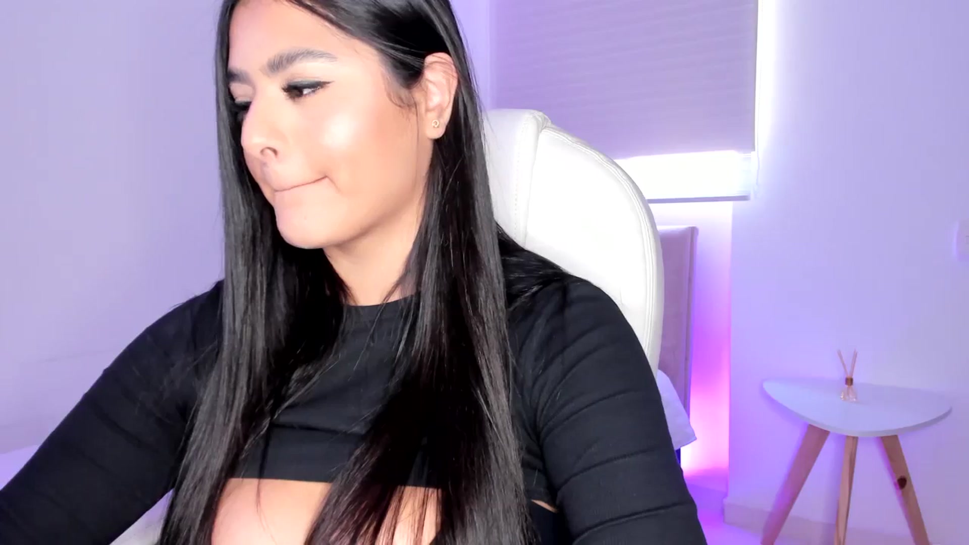 Gallery image thumbnail from Amy_corleone's myfreecams stream on, 12/12/2023, 18:10 image 20 of 20
