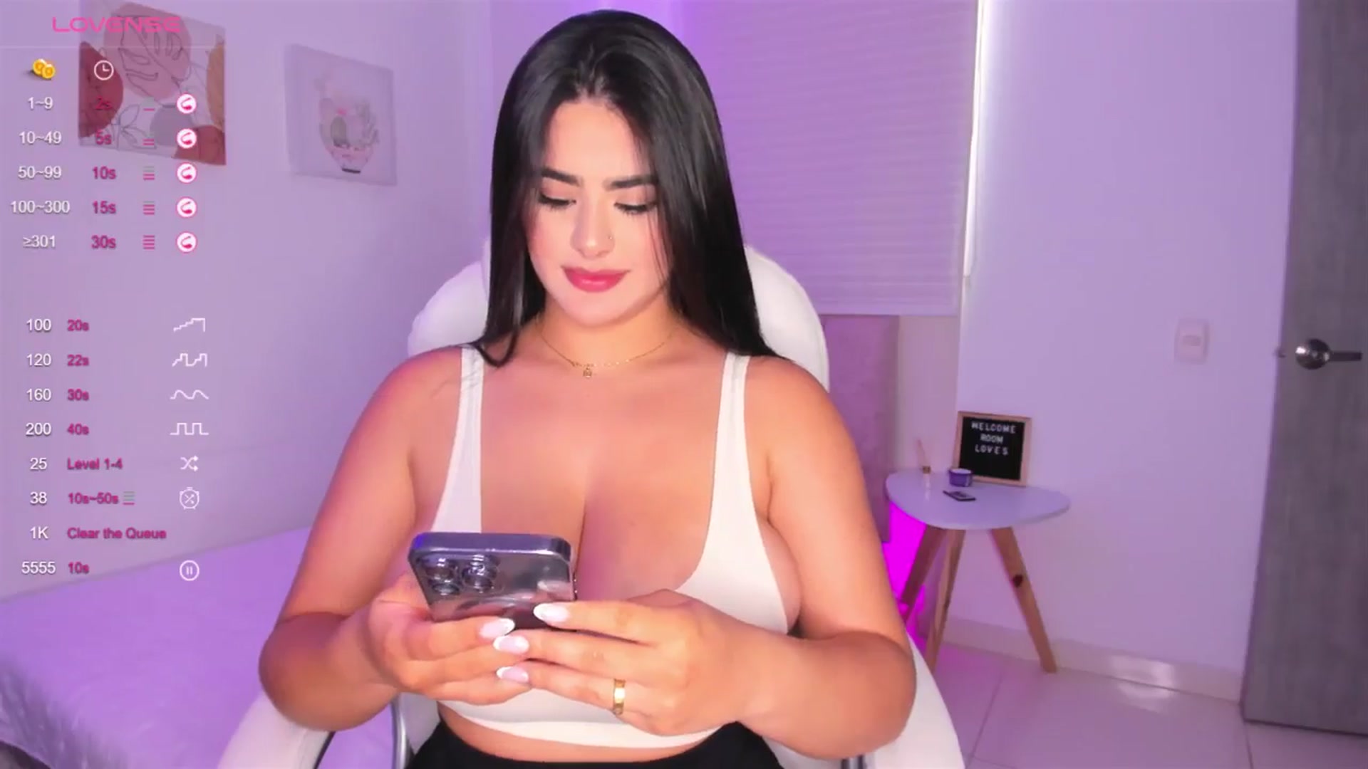 Gallery image thumbnail from Amy_corleone's myfreecams stream on, 05/16/2024, 19:37 image 8 of 20