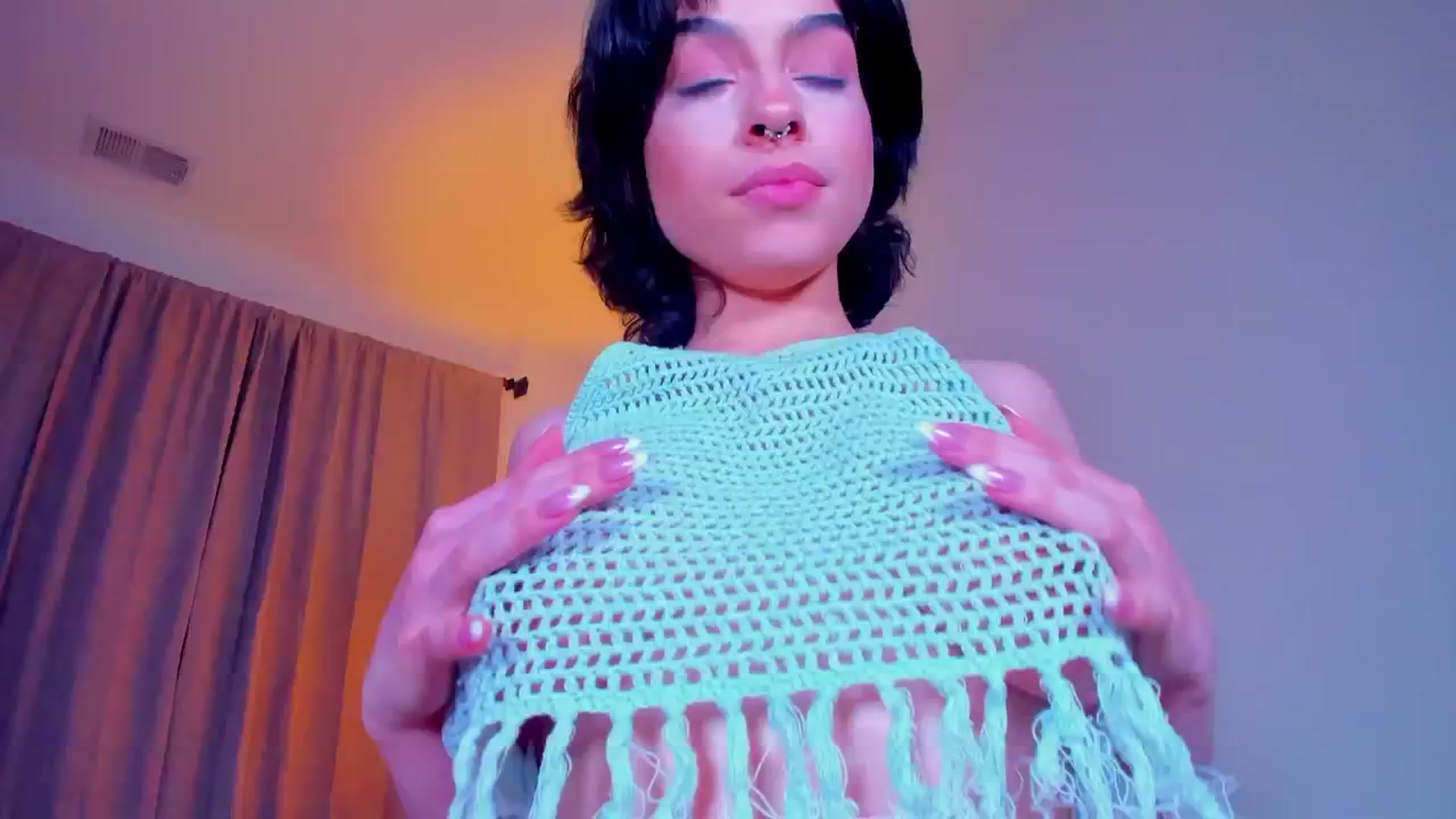 Gallery image thumbnail from Amyheaven_'s myfreecams stream on, 04/23/2025, 10:19 image 14 of 20
