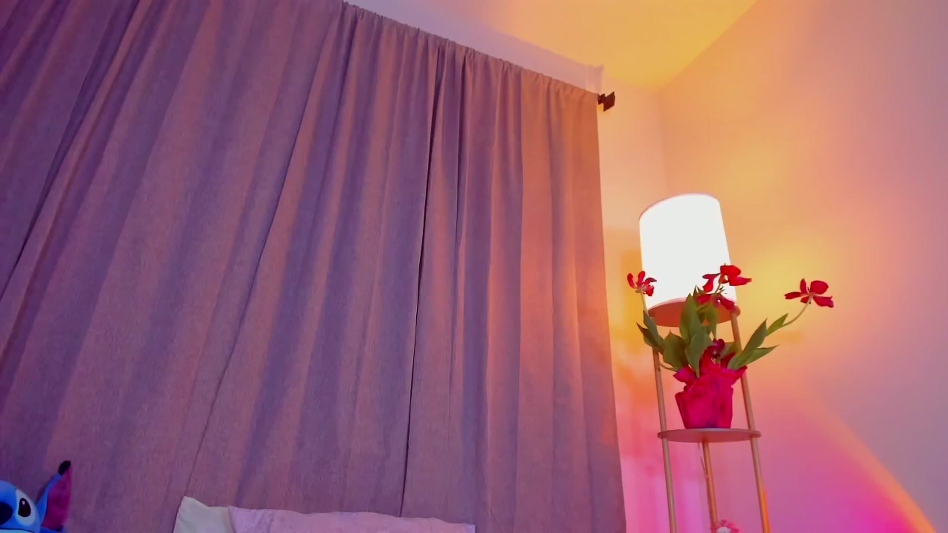 Gallery image thumbnail from Amyheaven_'s myfreecams stream on, 04/26/2025, 10:37 image 8 of 20