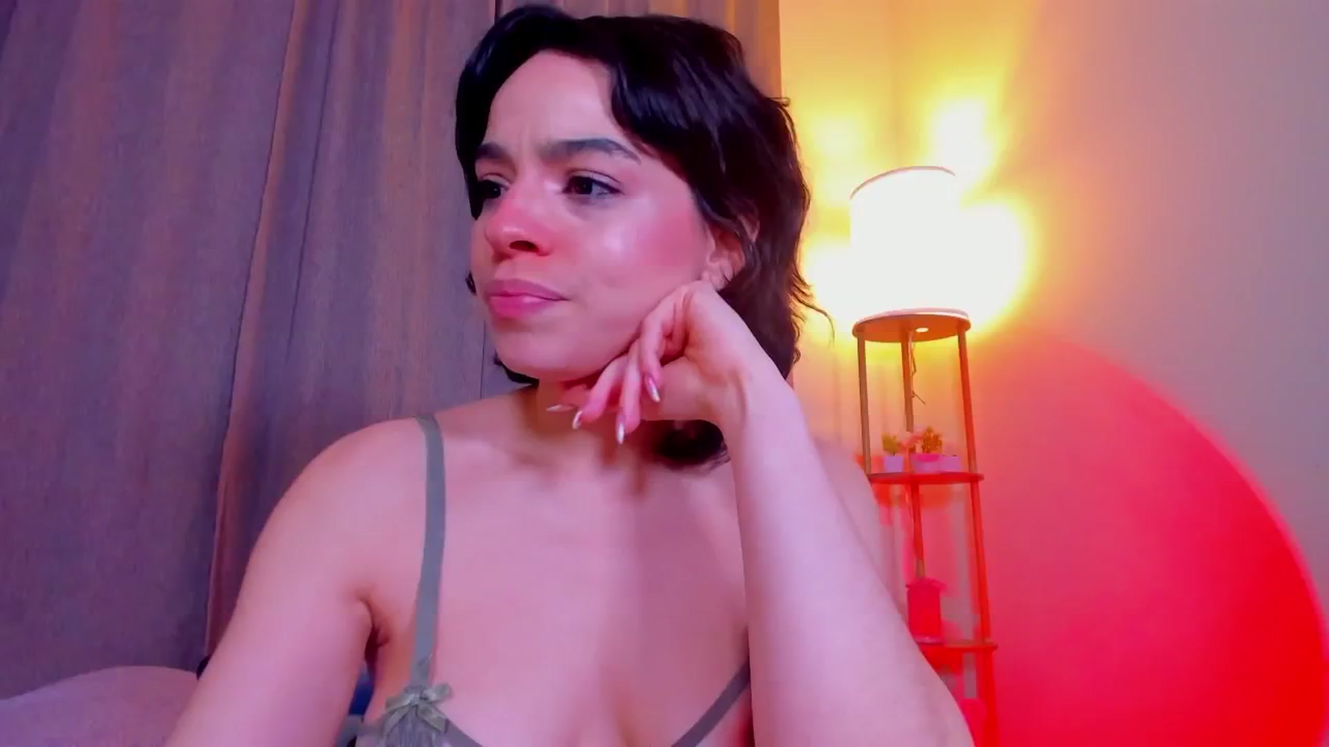 Gallery image thumbnail from Amyheaven_'s myfreecams stream on, 05/03/2025, 11:00 image 12 of 20