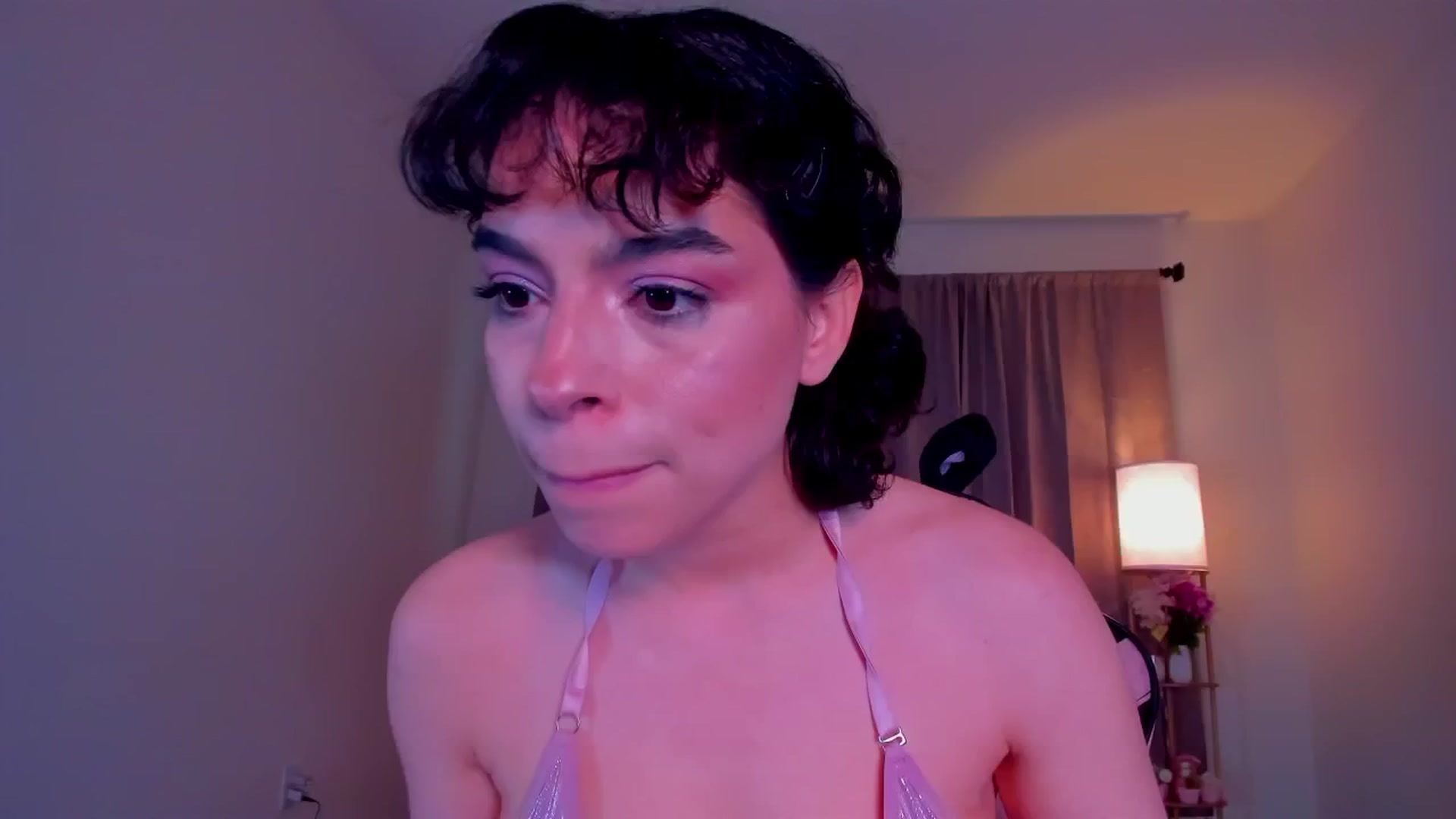 Gallery image thumbnail from Amyheaven_'s myfreecams stream on, 05/12/2025, 10:16 image 17 of 20