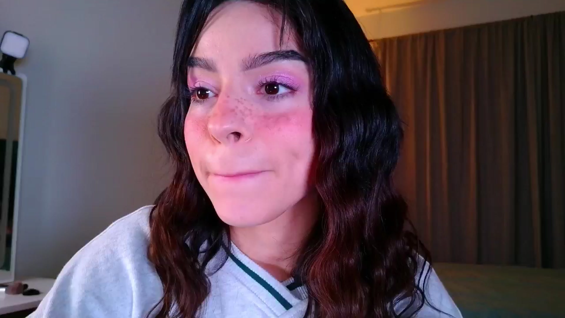 Gallery image thumbnail from Amyheaven_'s myfreecams stream on, 10/22/2025, 09:34 image 8 of 20