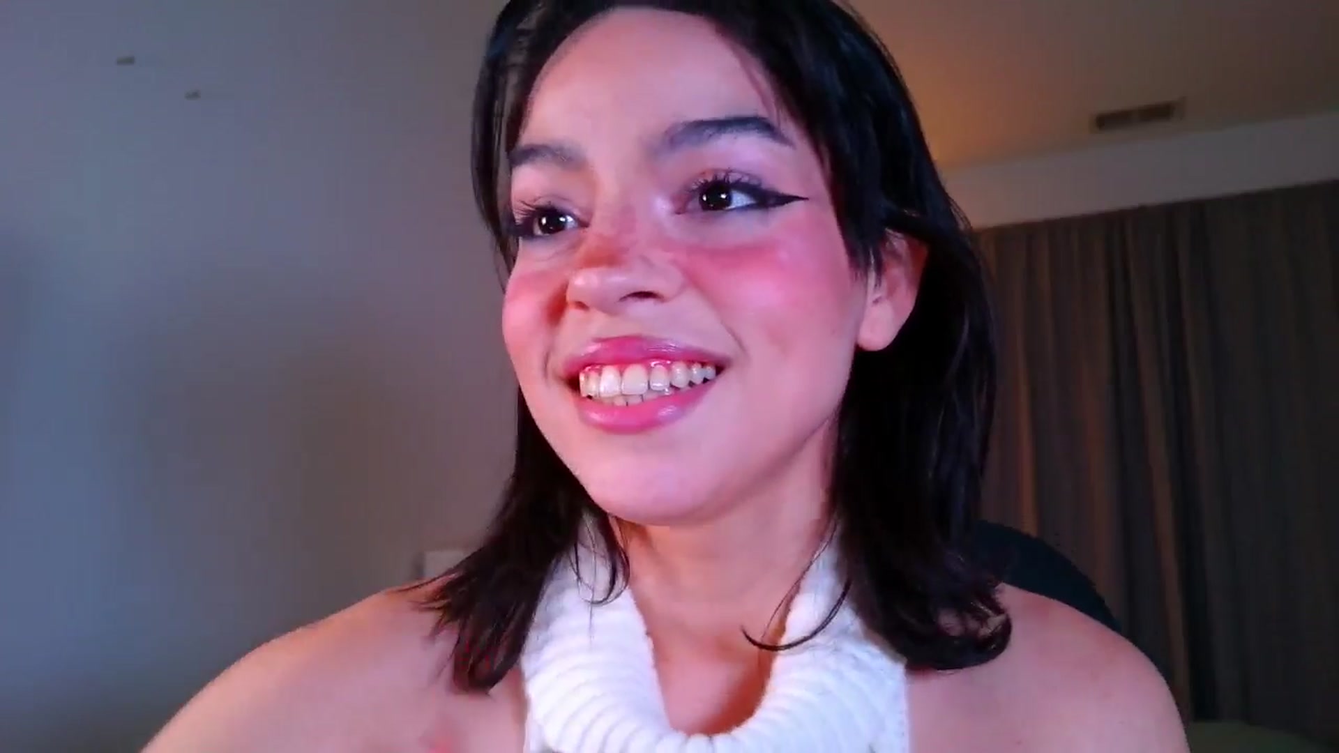 Gallery image thumbnail from Amyheaven_'s myfreecams stream on, 10/24/2025, 08:55 image 2 of 20