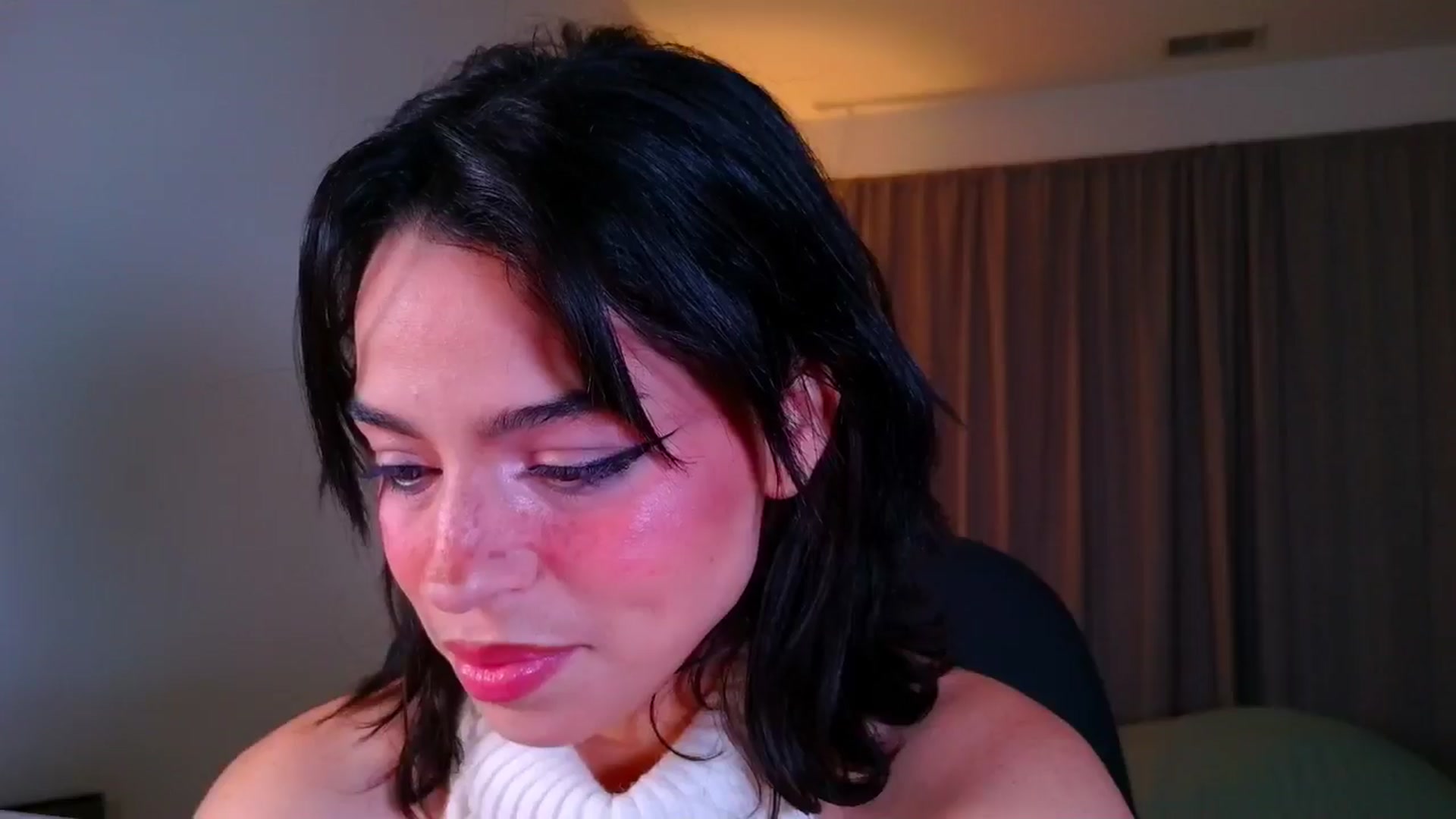 Gallery image thumbnail from Amyheaven_'s myfreecams stream on, 10/24/2025, 09:46 image 13 of 20