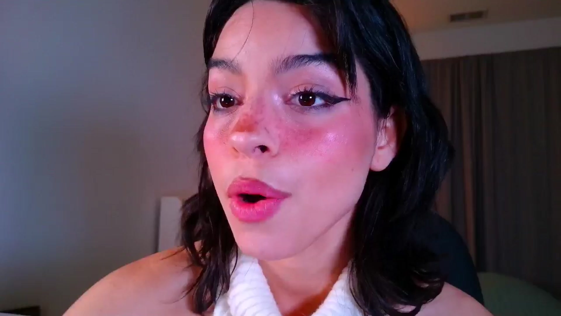 Gallery image thumbnail from Amyheaven_'s myfreecams stream on, 10/24/2025, 09:46 image 9 of 20