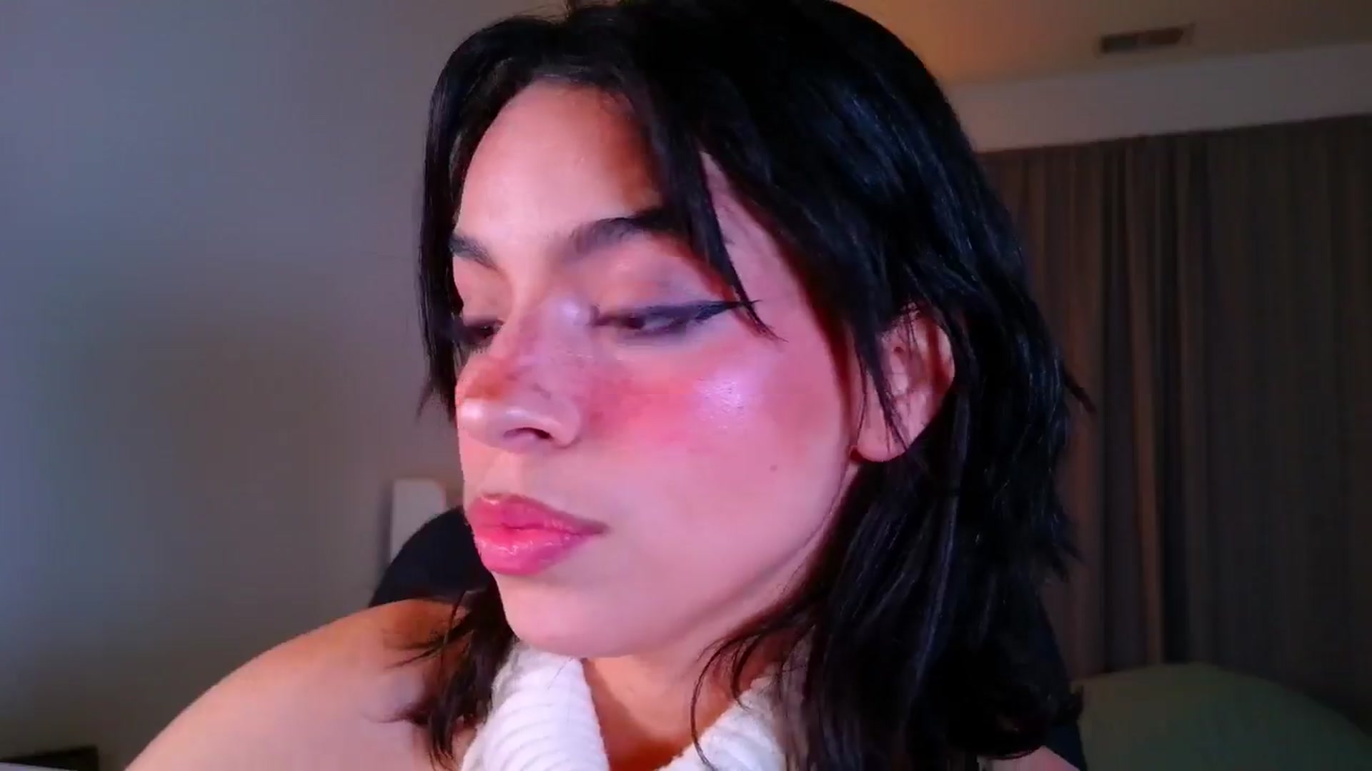 Gallery image thumbnail from Amyheaven_'s myfreecams stream on, 10/24/2025, 09:46 image 12 of 20