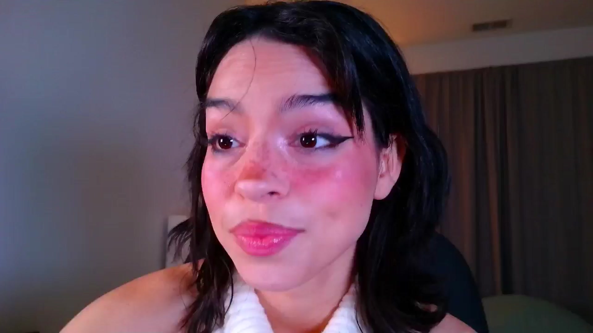 Gallery image thumbnail from Amyheaven_'s myfreecams stream on, 10/24/2025, 09:46 image 1 of 20
