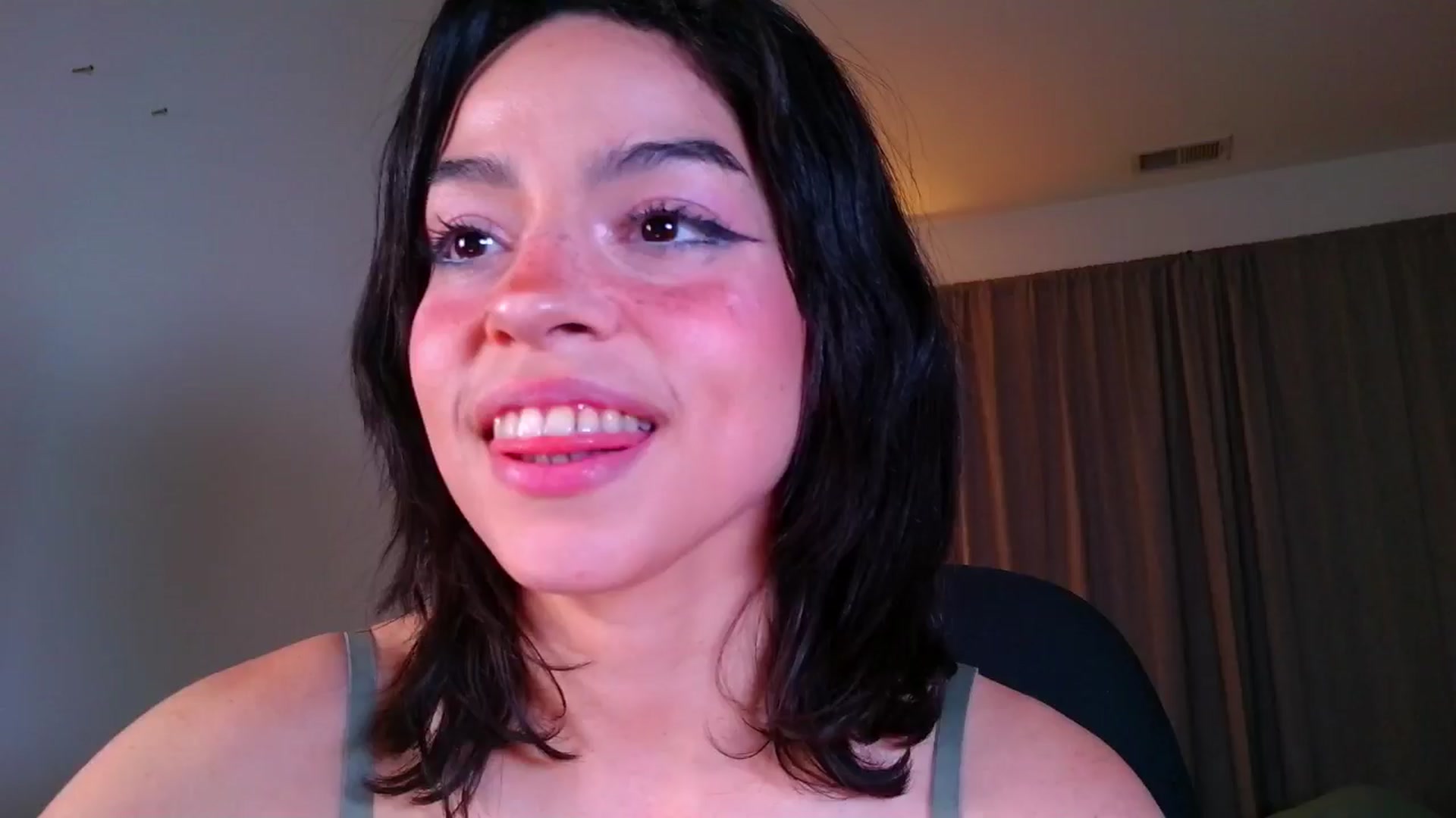 Gallery image thumbnail from Amyheaven_'s myfreecams stream on, 10/26/2025, 09:13 image 4 of 20