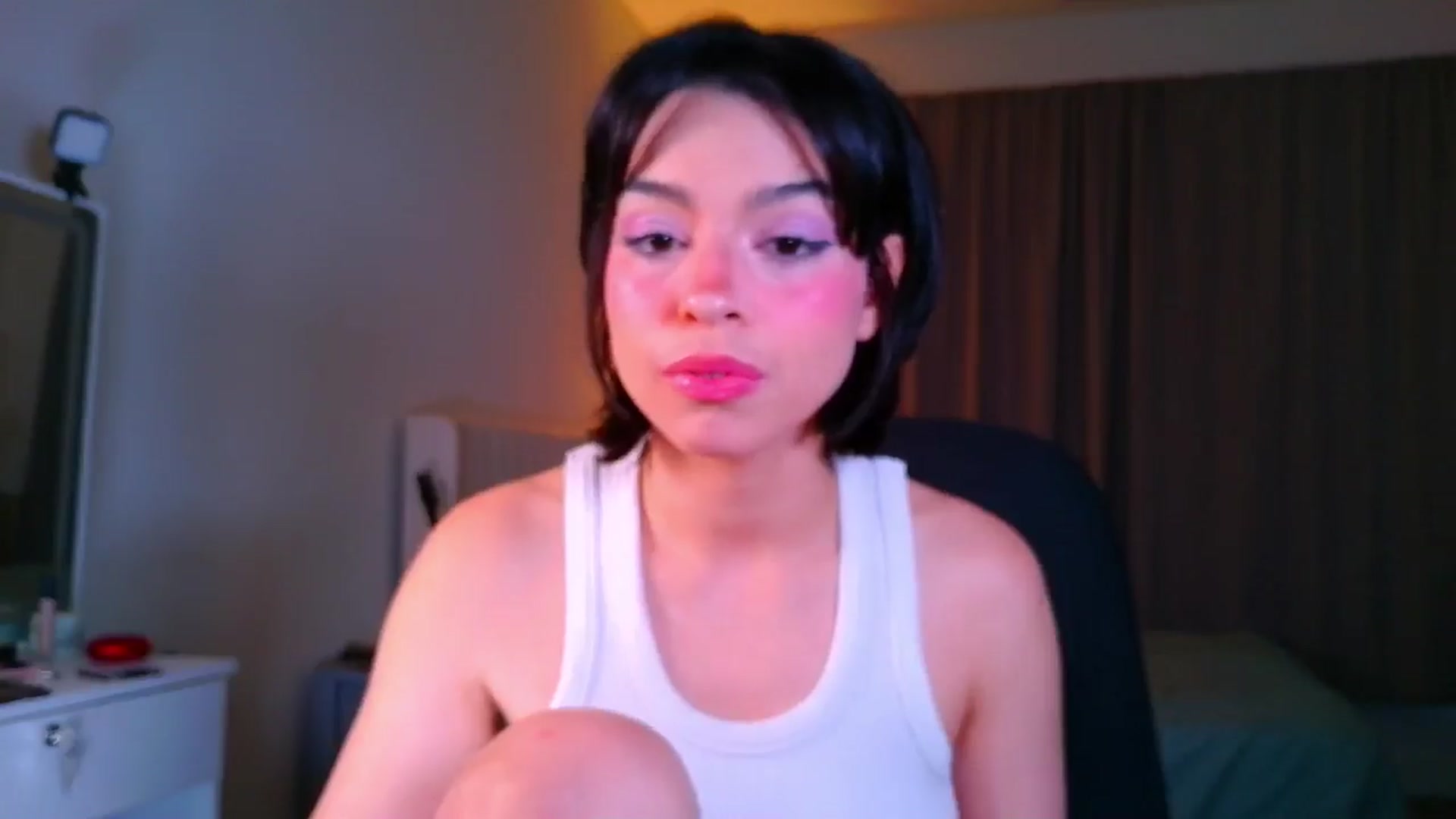 Gallery image thumbnail from Amyheaven_'s myfreecams stream on, 11/08/2025, 11:29 image 14 of 20