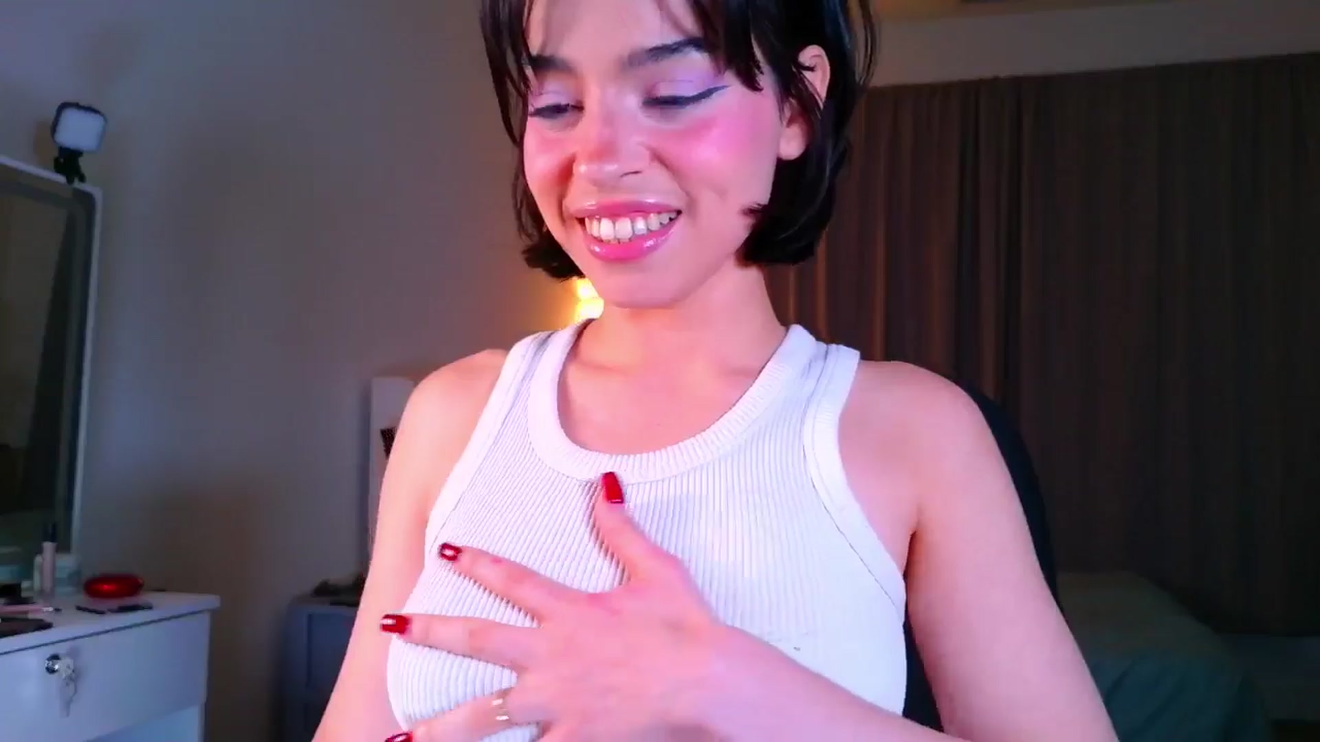 Gallery image thumbnail from Amyheaven_'s myfreecams stream on, 11/08/2025, 11:29 image 16 of 20