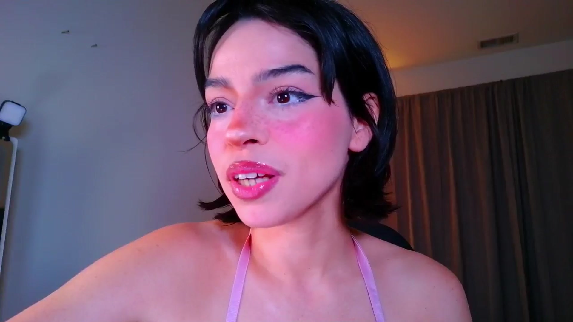 Gallery image thumbnail from Amyheaven_'s myfreecams stream on, 11/13/2025, 11:05 image 9 of 20