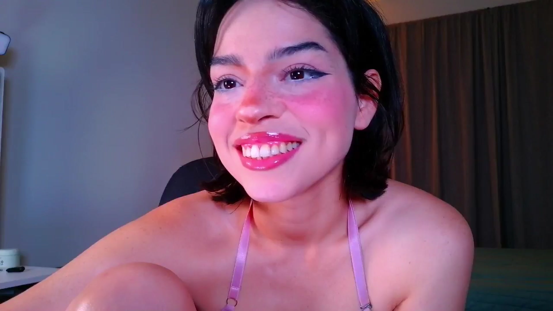 Gallery image thumbnail from Amyheaven_'s myfreecams stream on, 11/13/2025, 11:05 image 14 of 20
