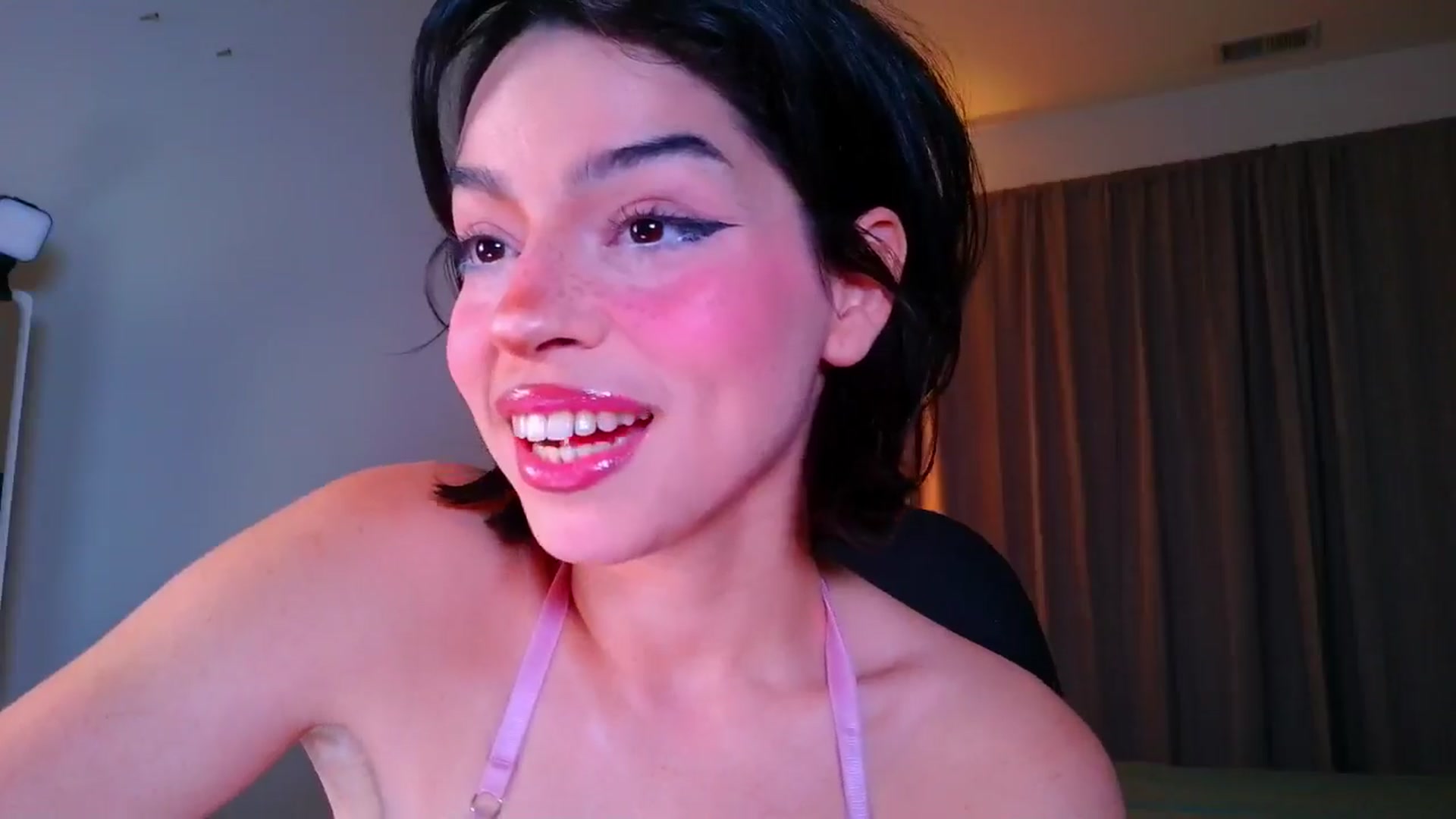Gallery image thumbnail from Amyheaven_'s myfreecams stream on, 11/13/2025, 11:05 image 10 of 20