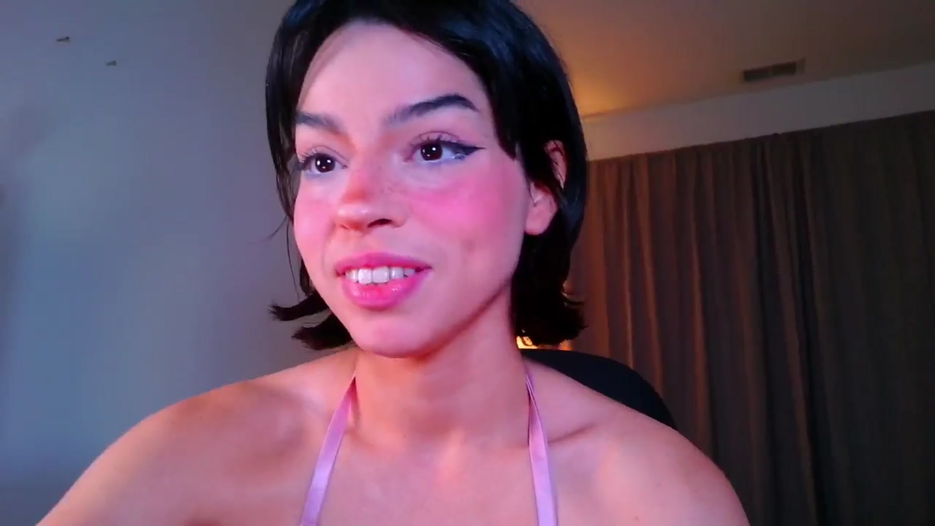 Gallery image thumbnail from Amyheaven_'s myfreecams stream on, 11/13/2025, 11:05 image 6 of 20