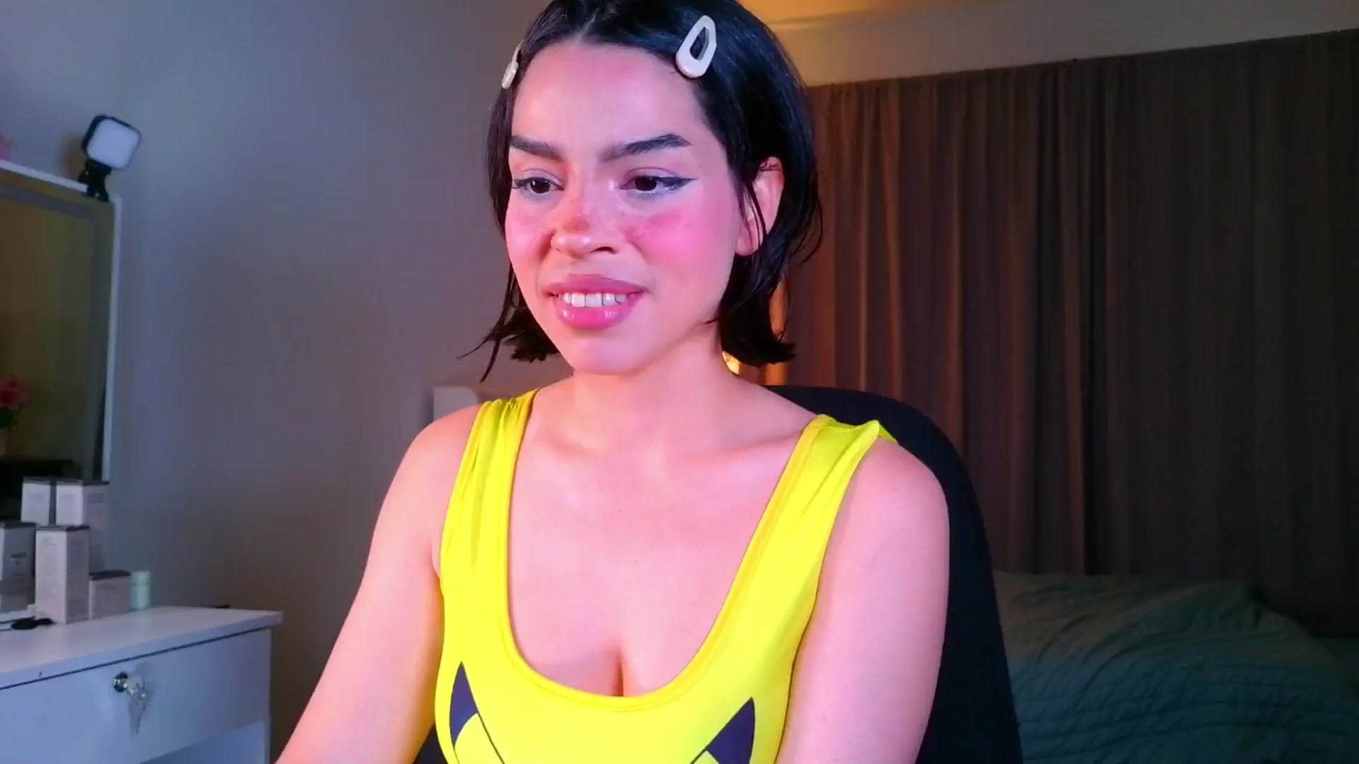 Gallery image thumbnail from Amyheaven_'s myfreecams stream on, 11/13/2025, 18:31 image 6 of 20