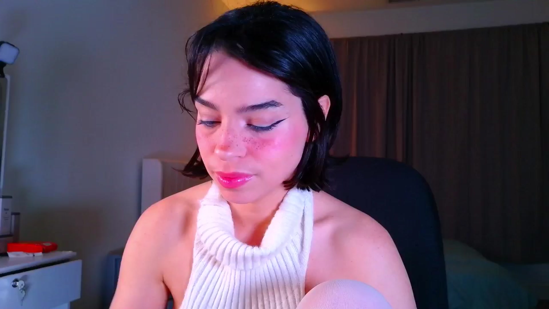 Gallery image thumbnail from Amyheaven_'s myfreecams stream on, 11/15/2025, 10:57 image 12 of 20