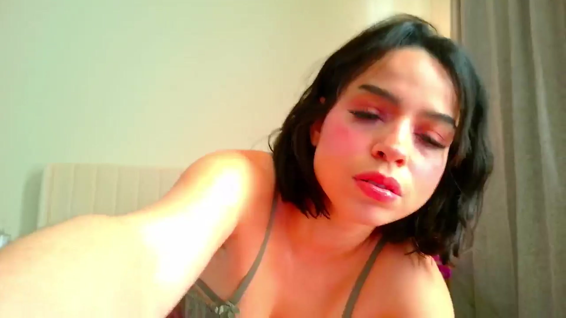 Gallery image thumbnail from Amyheaven_'s myfreecams stream on, 12/03/2025, 19:25 image 14 of 20