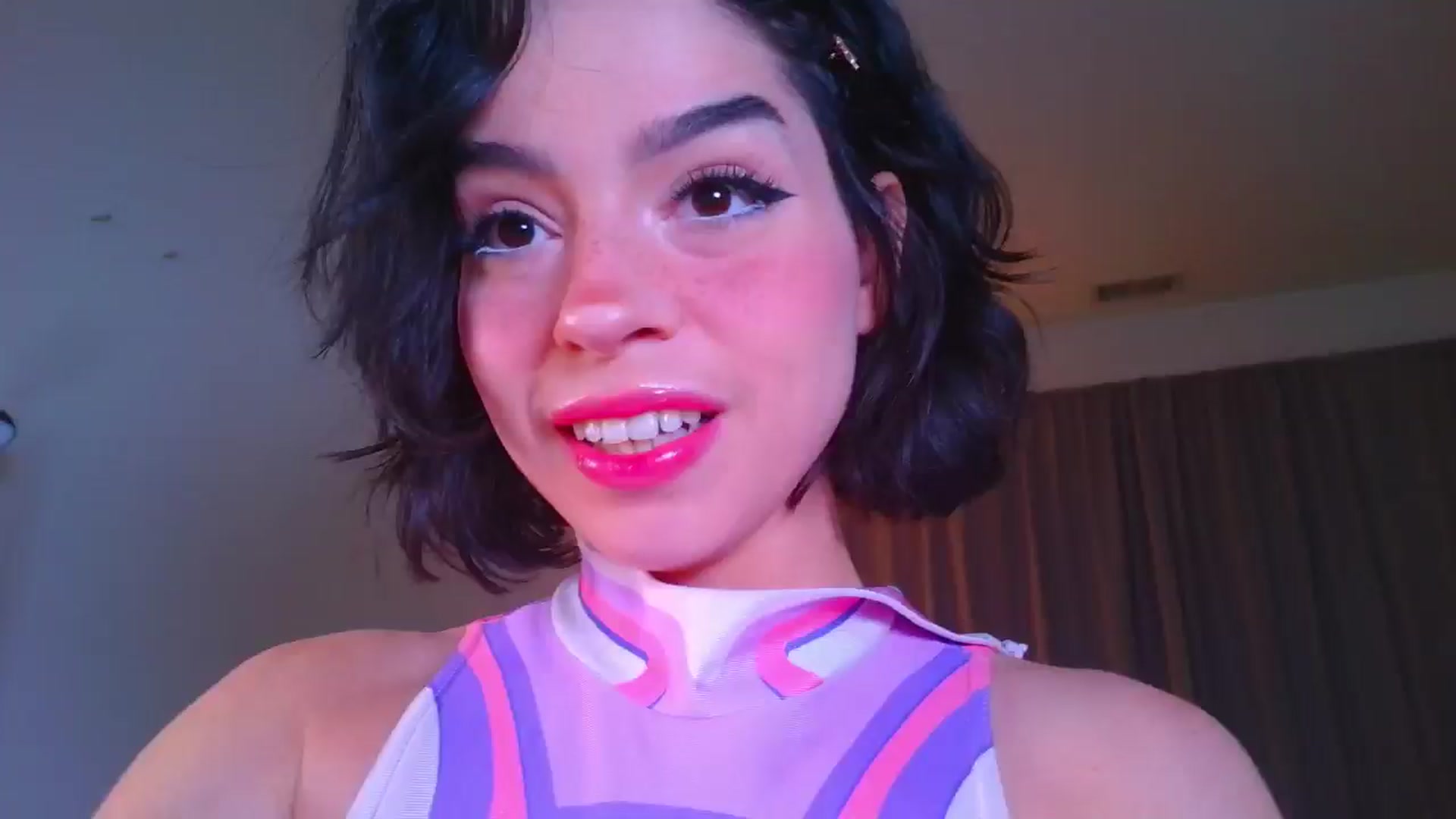 Gallery image thumbnail from Amyheaven_'s myfreecams stream on, 12/14/2025, 08:42 image 7 of 20