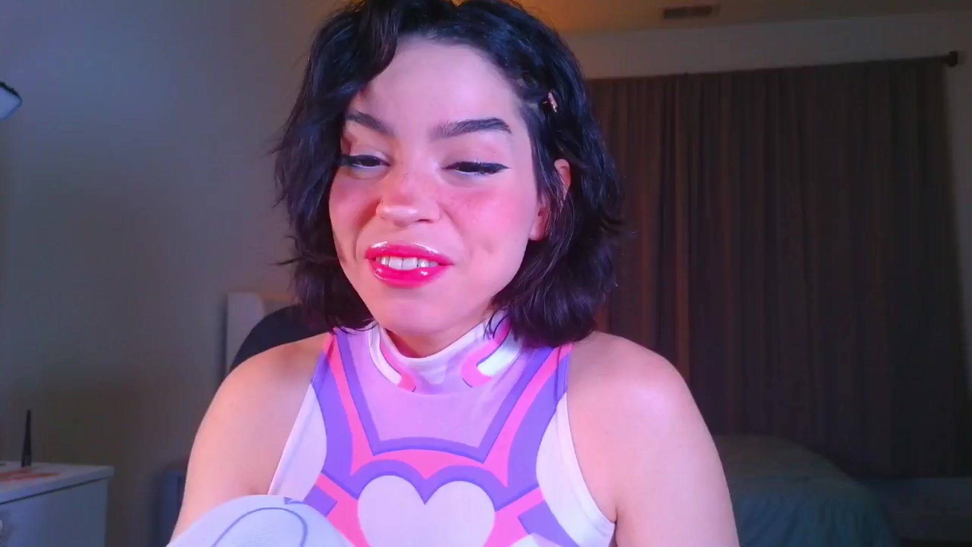 Gallery image thumbnail from Amyheaven_'s myfreecams stream on, 12/14/2025, 08:42 image 15 of 20