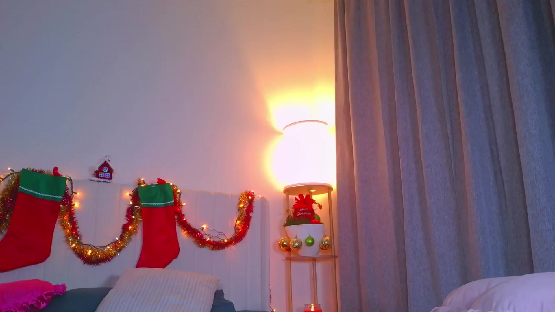 Gallery image thumbnail from Amyheaven_'s myfreecams stream on, 12/23/2025, 09:28 image 1 of 20
