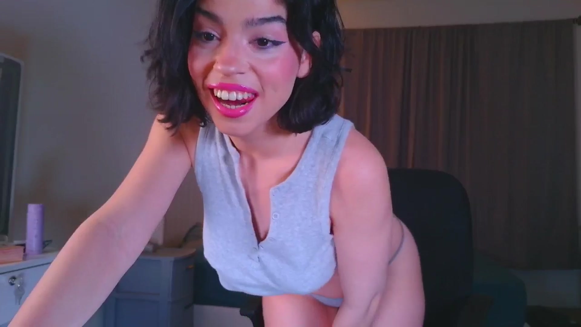 Gallery image thumbnail from Amyheaven_'s myfreecams stream on, 12/29/2025, 09:36 image 14 of 20